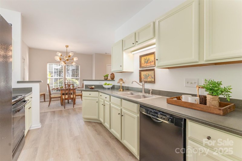 Property image 3 of 12327 Jessica Place in Prosperity Village, Charlotte, NC 28269