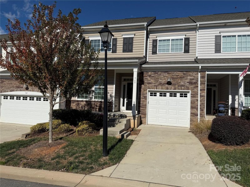 Waters Edge, Belmont Community