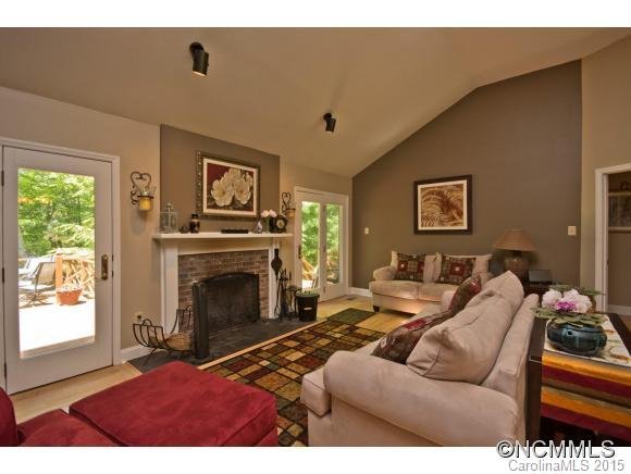 Property image 2 at 4 Tree Top Pl, Black Mountain, NC 28711