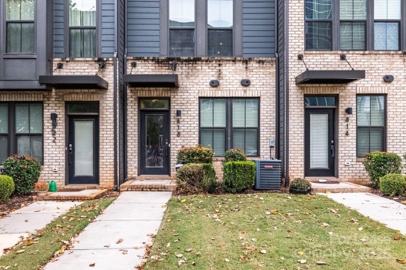 Property image 4 of 418 W Tremont Avenue in Tremont Square, Charlotte, NC 28203