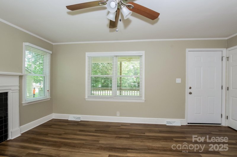 Property image 3 of 604 Robertson Avenue in Parkview, Charlotte, NC 28208