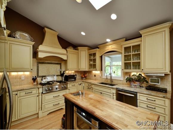 Property image 3 at 5 Hawk View Drive, Asheville, NC 28804