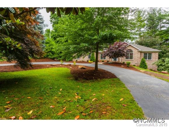 Property image 2 at 71 Oak Gate Drive, Hendersonville, NC 28739