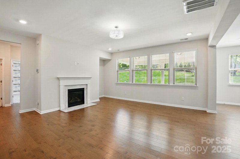 Property image 4 of 20422 Creek Bend Edge Court in Creek Bend, Matthews, NC 28105