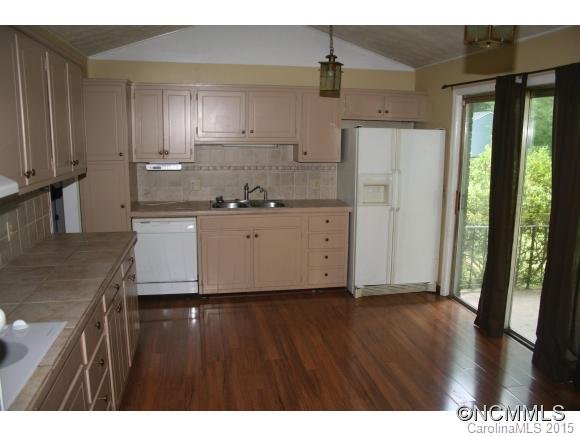 Property image 3 at 224 Castleton Lane, Hendersonville, NC 28791
