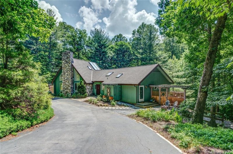 23 West Black Oak Drive