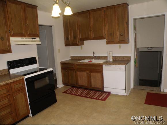 Property image 3 at 99 Wicklow Dr, Asheville, NC 28806