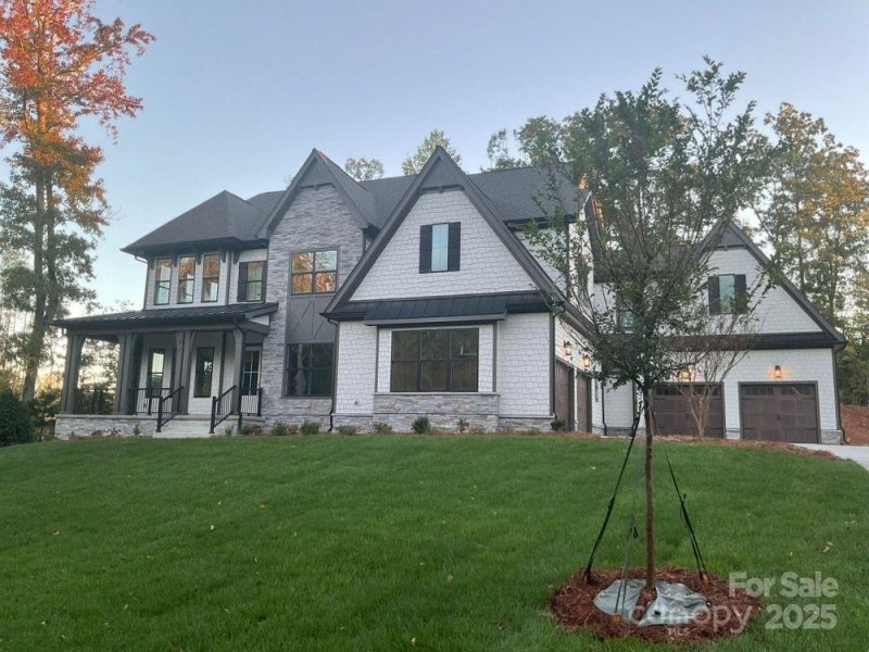 817 Lake Forest Drive