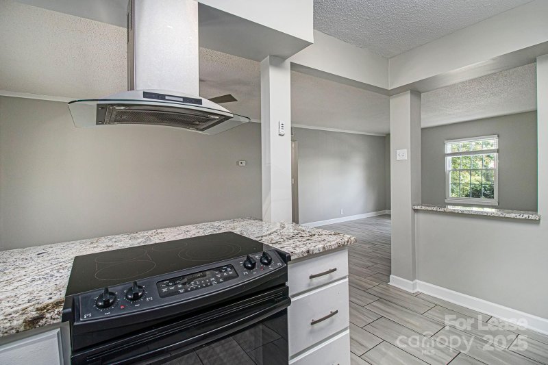 Property image 3 of 2624 Park Road in Dilworth, Charlotte, NC 28209