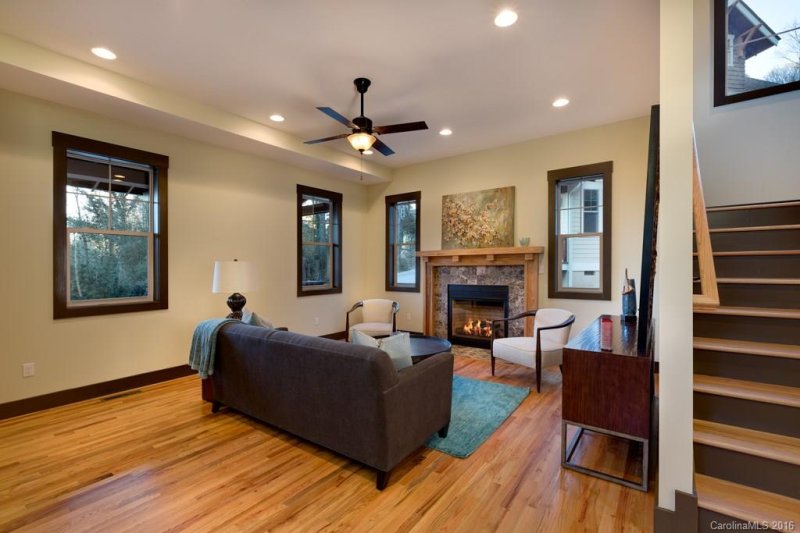 Property image 4 at 21 Shady Park Lane, Asheville, NC 28801