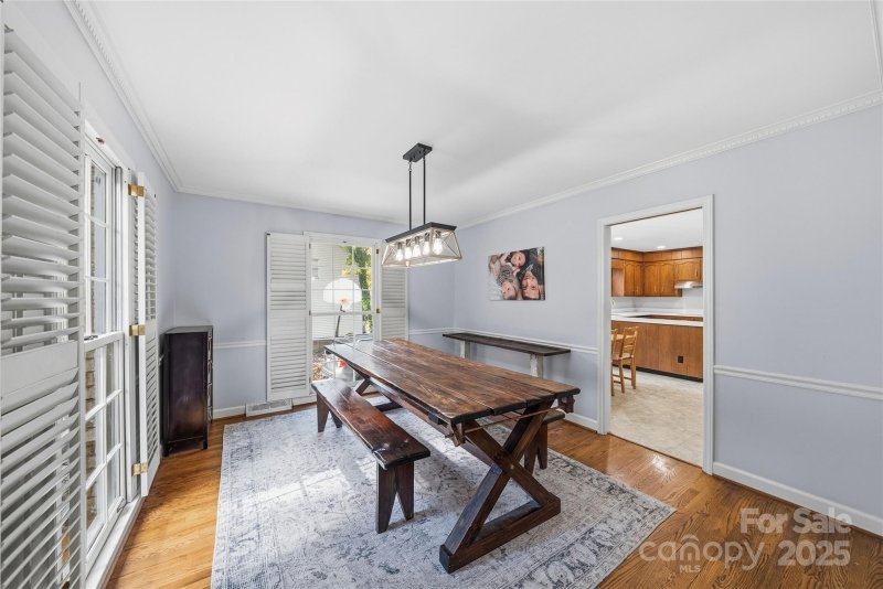 Property image 5 of 7116 Hollyhouse Drive in Ravenwood, Charlotte, NC 28215