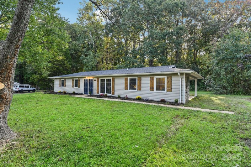 Property image 2 of 6622 Brushwood Drive in Ridgeview, Charlotte, NC 28262