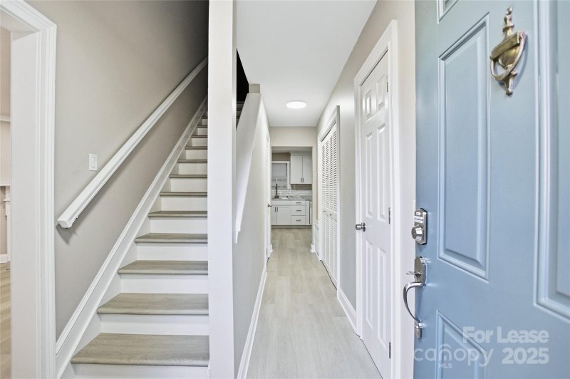 Property image 3 of 6022 Heath Valley Road in Heathstead, Charlotte, NC 28210