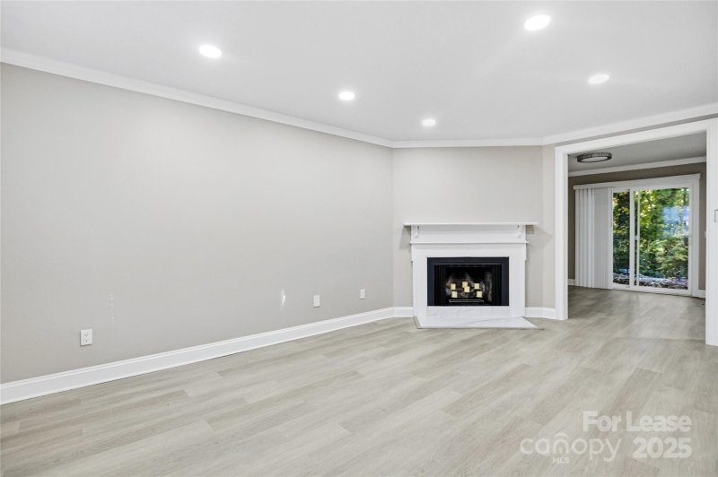 Property image 4 of 6022 Heath Valley Road in Heathstead, Charlotte, NC 28210