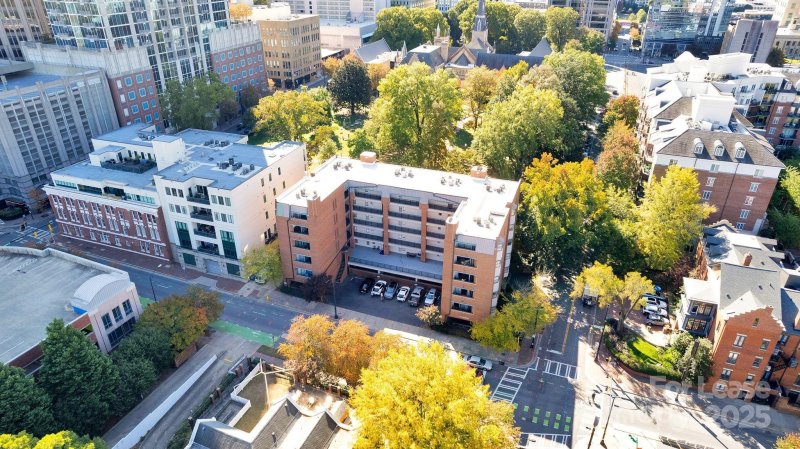 Property image 2 of 224 N Poplar Street in Churchill, Charlotte, NC 28202