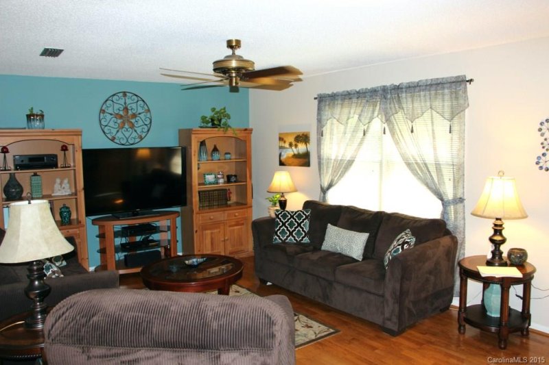 Property image 3 at 3491 Yorkland Drive, Hickory, NC 28601