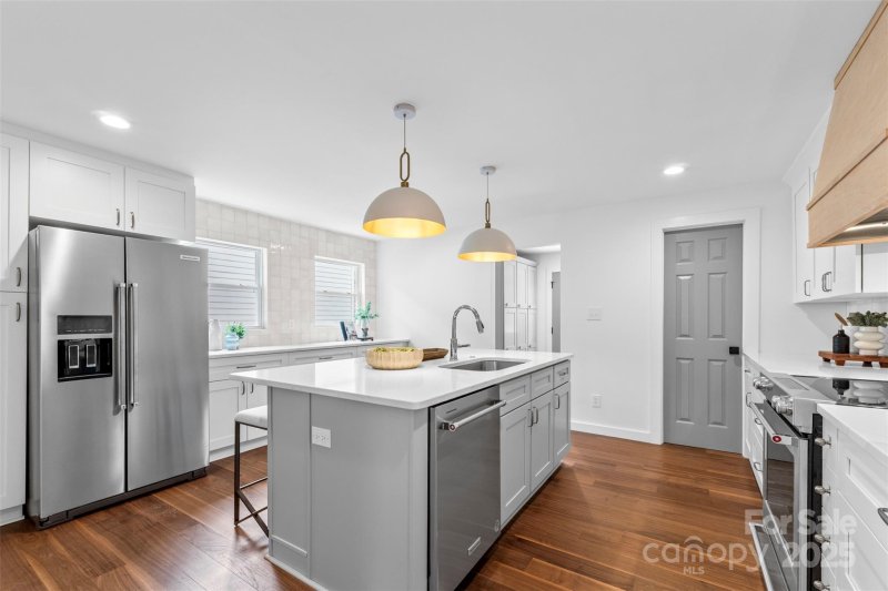 Property image 3 of 1314 Ordermore Avenue in Dilworth, Charlotte, NC 28203