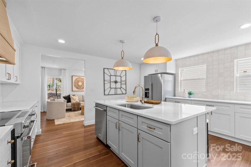 Property image 4 of 1314 Ordermore Avenue in Dilworth, Charlotte, NC 28203