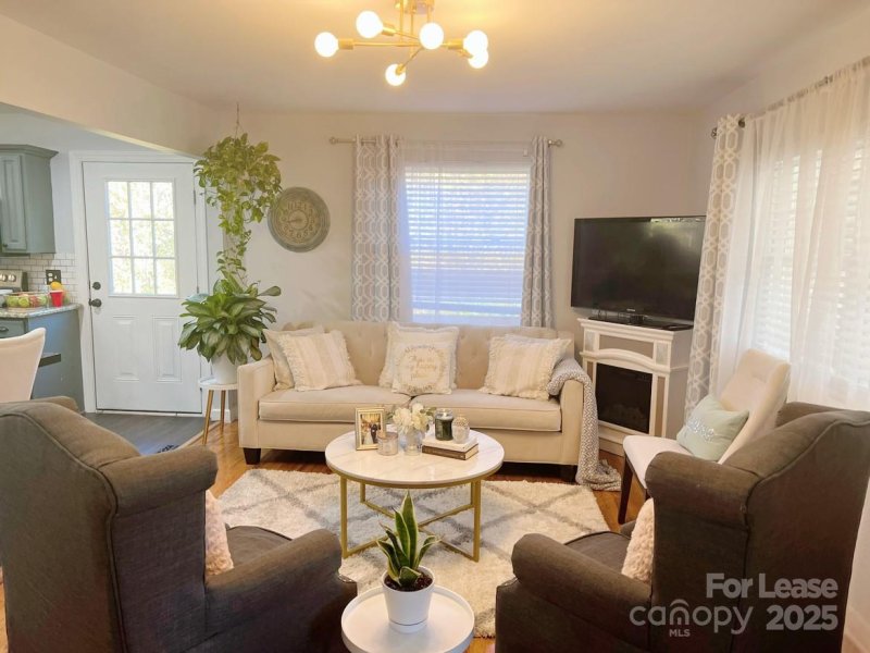 Property image 4 of 7471 Lakehaven Drive in Lakehaven Estates, Denver, NC 28037