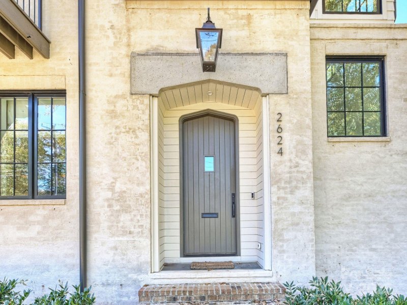 Property image 2 at 2624 Providence Road, Charlotte, NC 28211