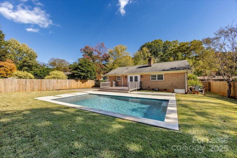 Property image 2 at 5400 Farmbrook Drive, Charlotte, NC 28210