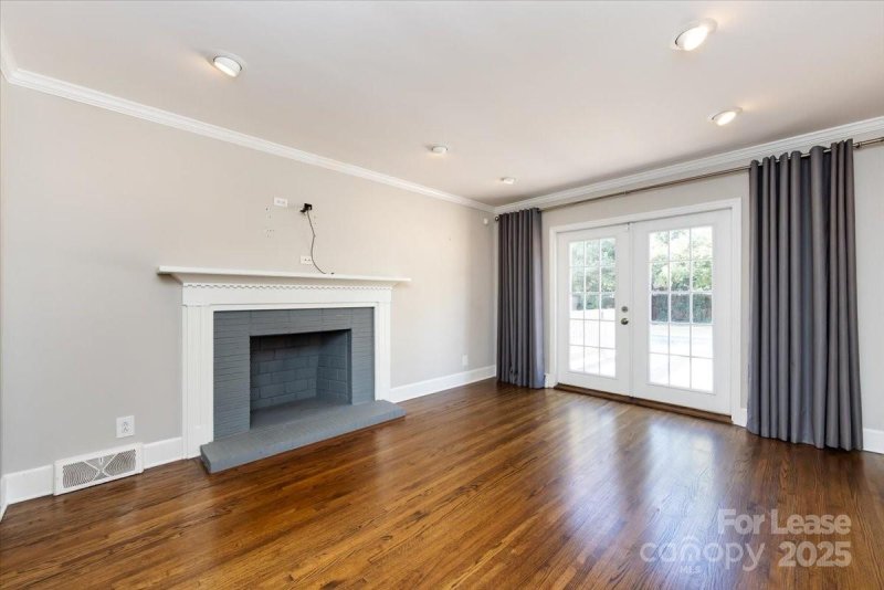 Property image 5 at 5400 Farmbrook Drive, Charlotte, NC 28210