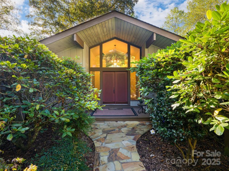 Property image 4 of 412 W Browning Road in Hawthorne Hills, Hendersonville, NC 28791