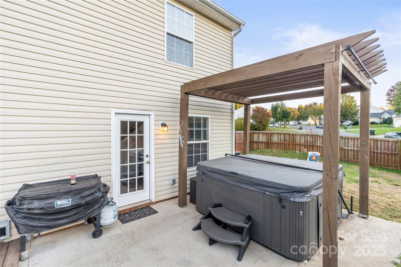 Property image 3 of 805 River Trail Road in Riverview, Lowell, NC 28098