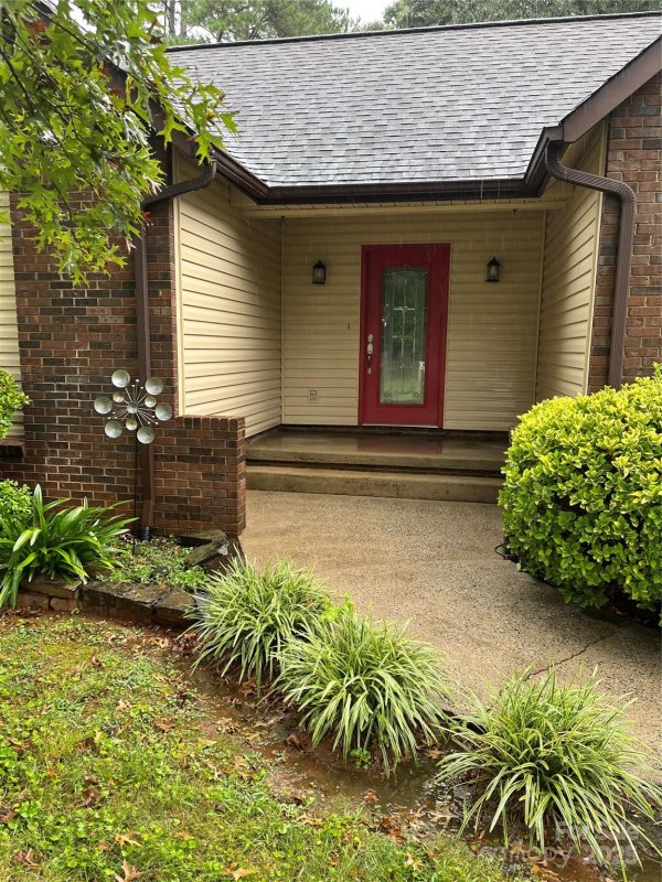 1704 Knightbridge Drive