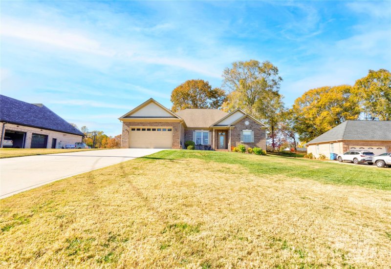 Property image 3 at 128 Harbourtown Drive, Kings Mountain, NC 28086