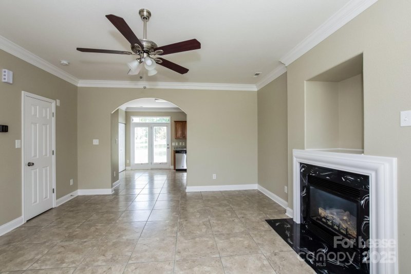 Property image 3 at 10438 Hugue Way, Charlotte, NC 28214