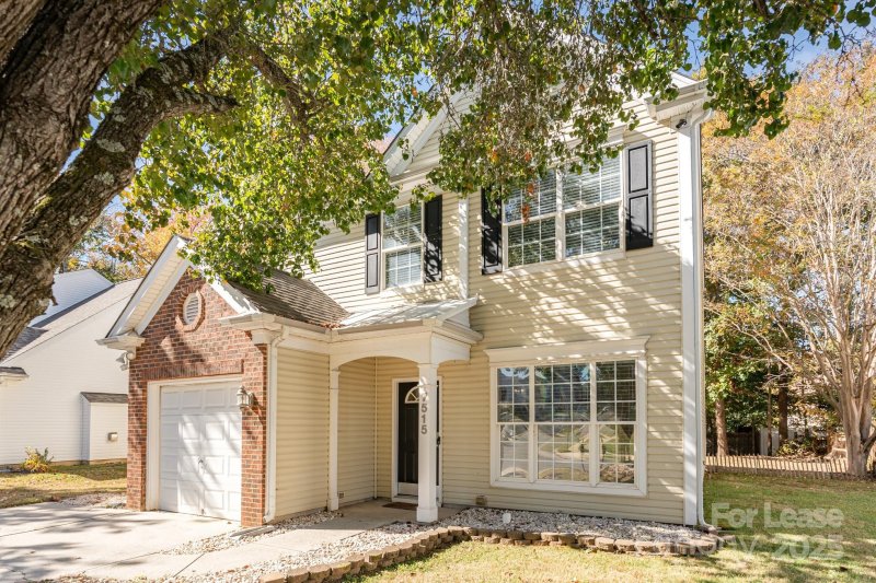 Property image 3 at 7515 Eurostar Drive, Charlotte, NC 28213