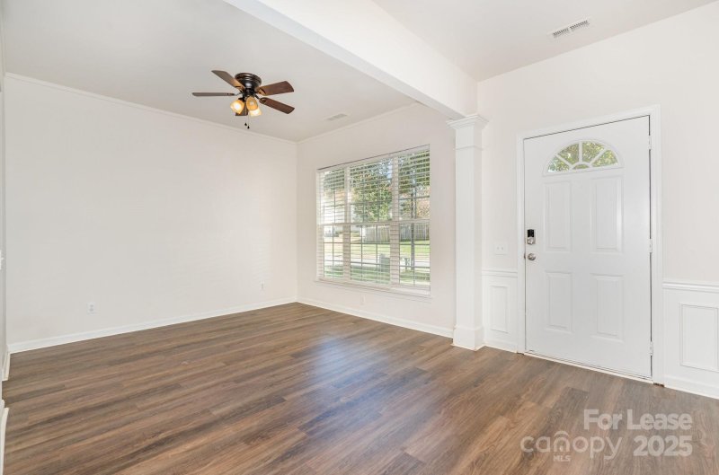 Property image 4 at 7515 Eurostar Drive, Charlotte, NC 28213