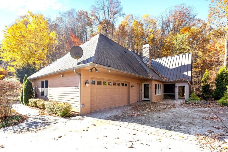 Property image 2 at 206 View Ridge Parkway, Leicester, NC 28748