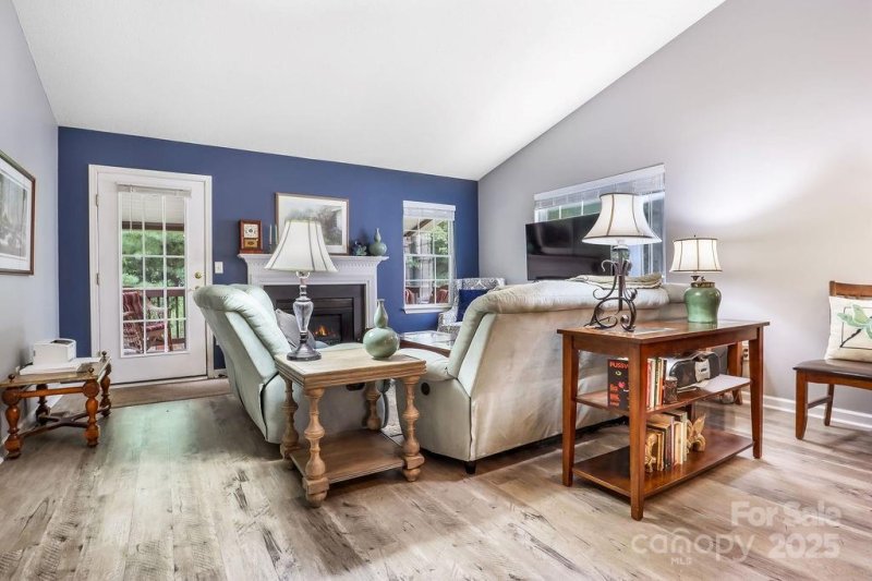 Property image 3 at 22 S Woodridge View Court, Hendersonville, NC 28791