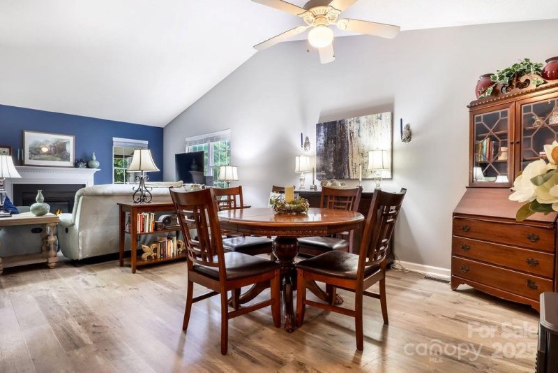 Property image 4 at 22 S Woodridge View Court, Hendersonville, NC 28791