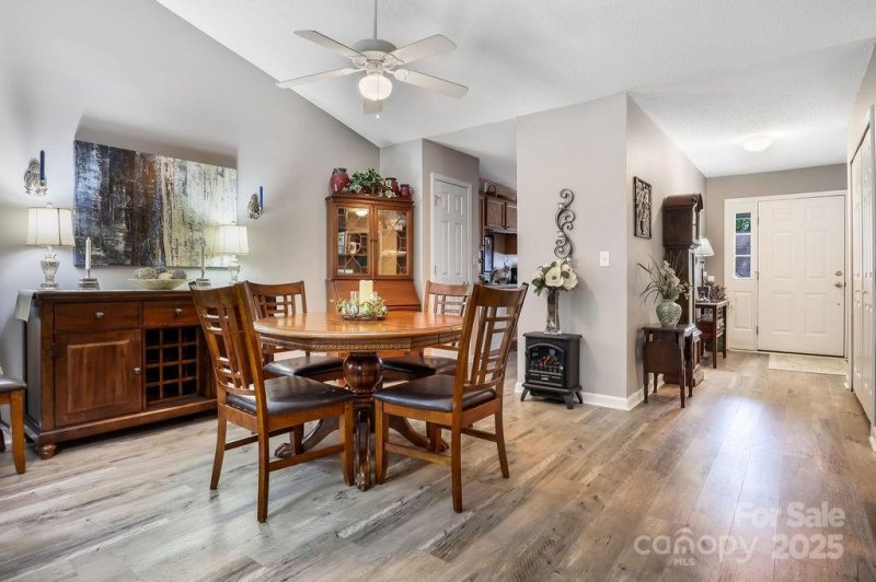 Property image 5 at 22 S Woodridge View Court, Hendersonville, NC 28791