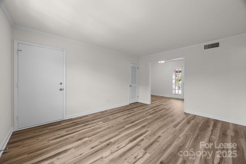 Property image 5 at 922 Mcalway Road, Charlotte, NC 28211