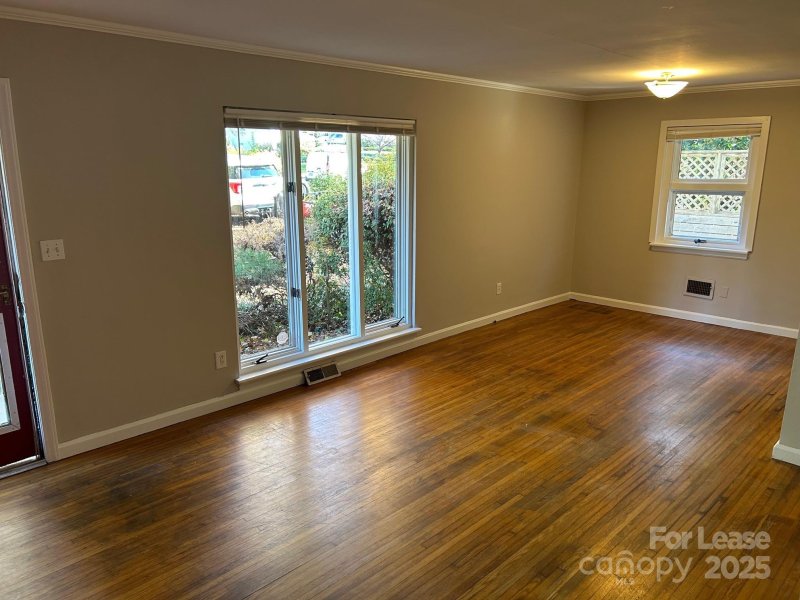 Property image 3 at 724 Vanderbrook Road, Charlotte, NC 28215