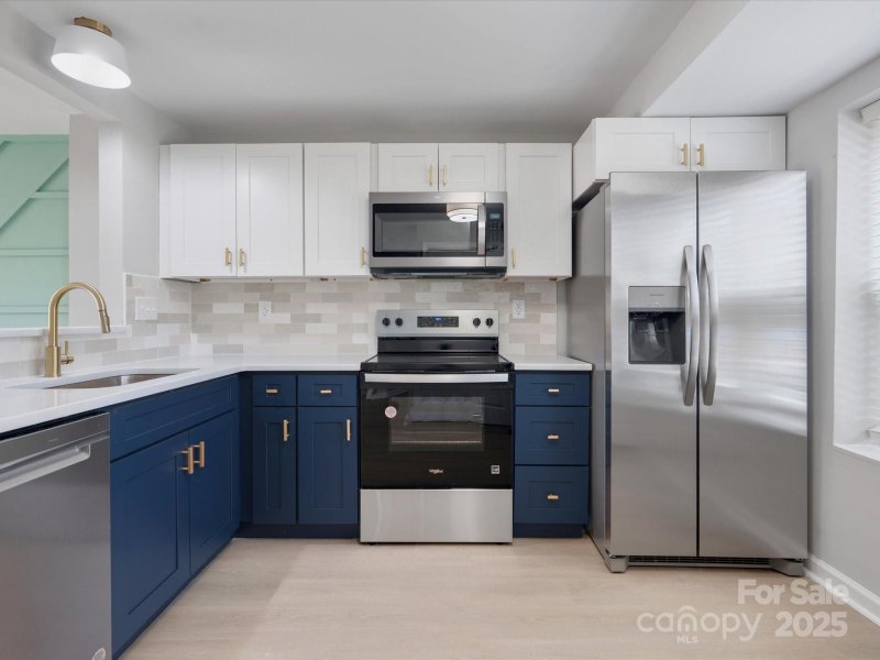 Property image 2 at 5204 Fair Wind Lane, Charlotte, NC 28212