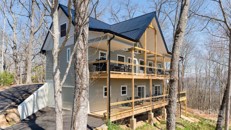 Rabbits Ridge, Waynesville Community