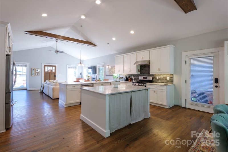 Property image 3 at 405 Wake Street, Charlotte, NC 28216