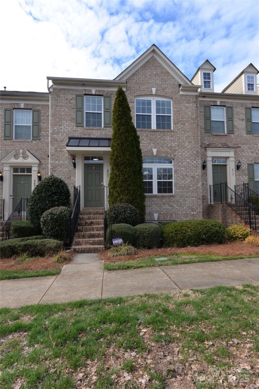 Property image 2 at 813 Kimbrough Court, Davidson, NC 28036