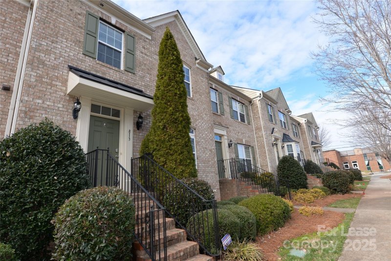 Property image 3 at 813 Kimbrough Court, Davidson, NC 28036