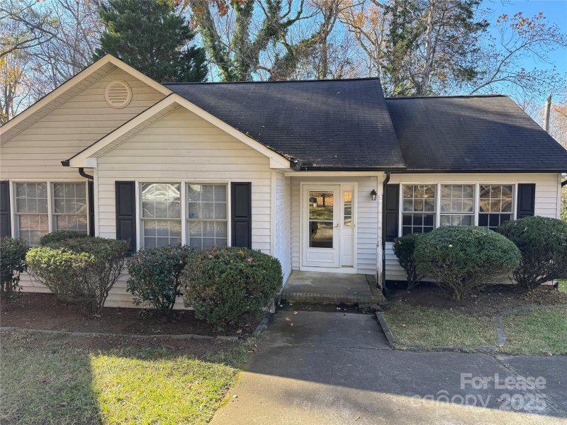 1424 Ridgewood Drive