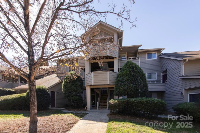 2536 Stradbrook Drive