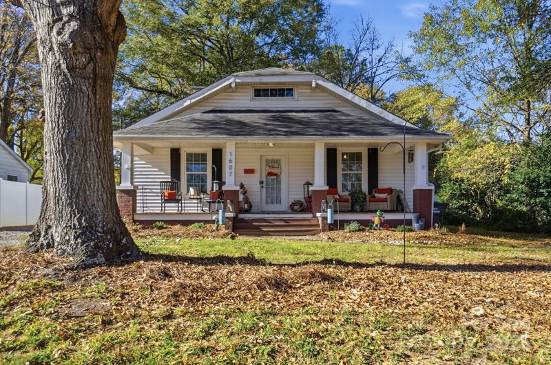 Hillcrest, Gastonia Community