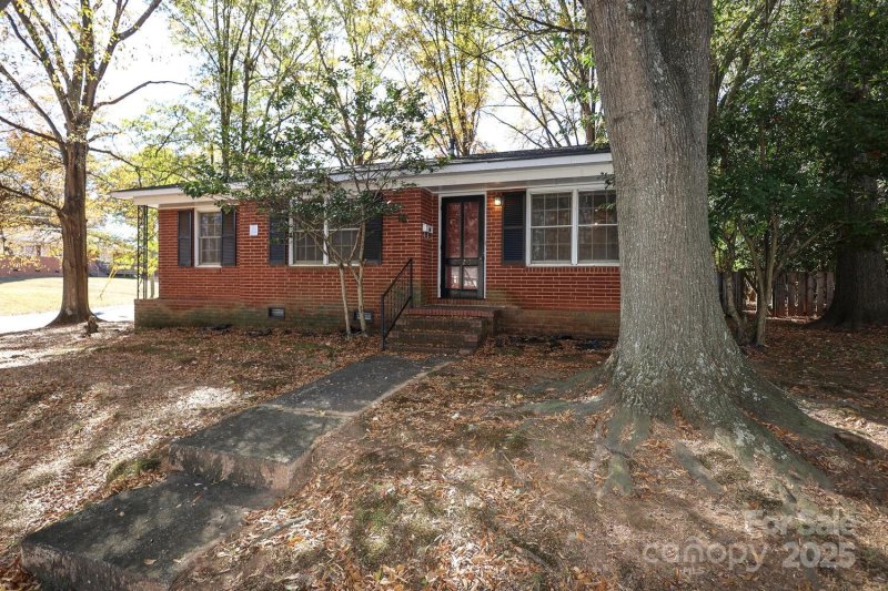 Property image 2 at 7126 Woodstream Drive, Charlotte, NC 28210
