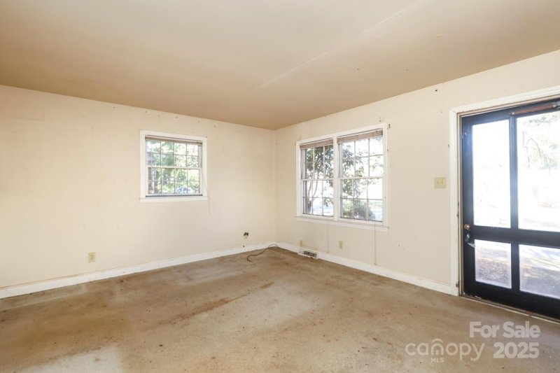 Property image 5 at 7126 Woodstream Drive, Charlotte, NC 28210