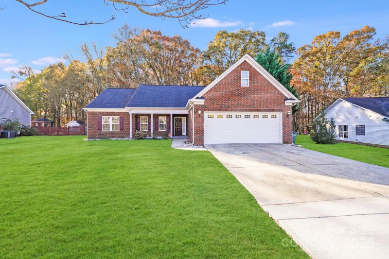 2712 Thornburg Court